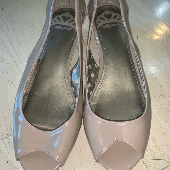 Nude Small Peep Toe Wedges - Picture 1 of 4